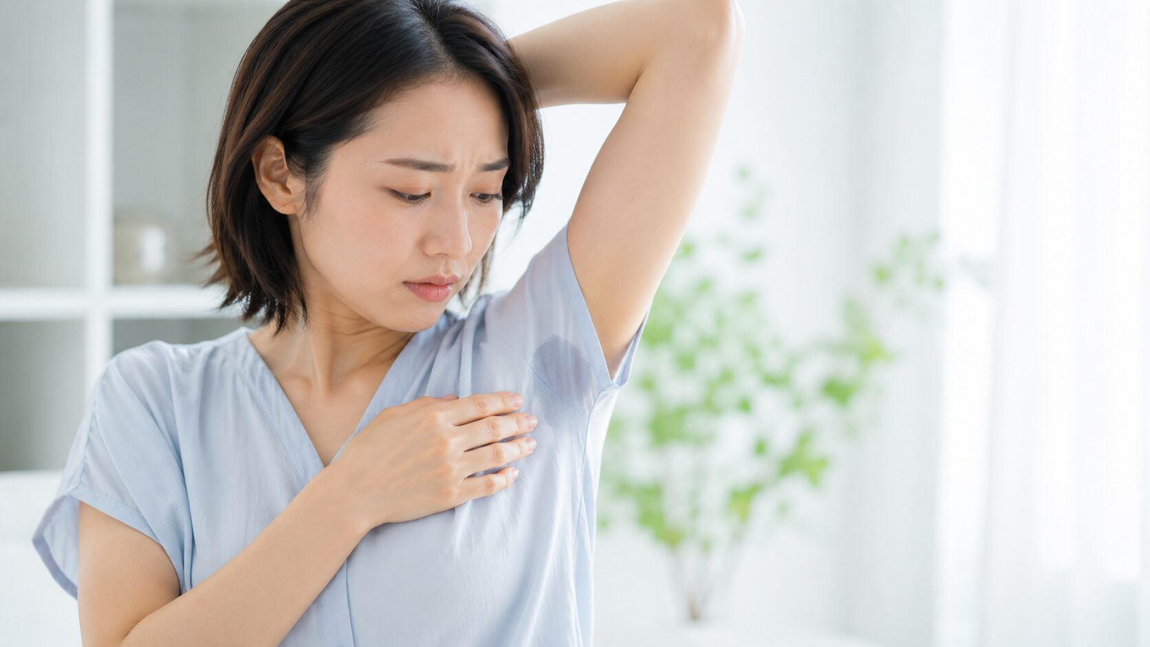 汗とニオイが気になる人|制汗剤で汗・体臭をケアするイメージ